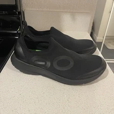 Oofos OOMG Sport Low Shoes Mens 10 Black Recovery Walking Comfort Sneakers