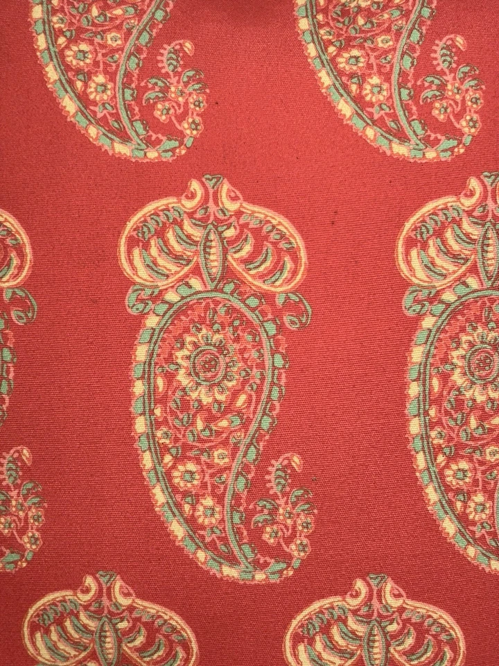 Par de almohadas de cerámica con acento de granero Nalani rojo pálido cachemir 20" diseño India Foto 3 de 4