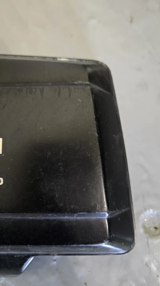 OEM HONDA 1983-1985 VF750 SABLE LH CUBIERTA LATERAL ELÉCTRICA 38040-MB0-700 Foto 4 de 4