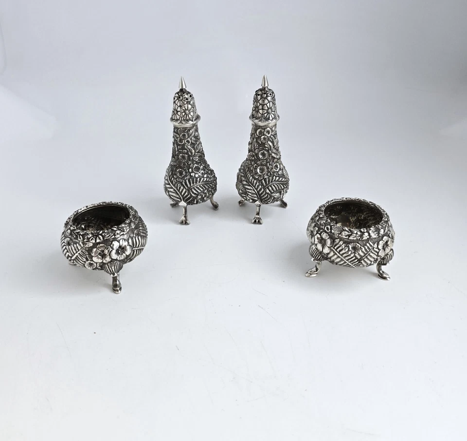 Sterling Silver Repousse Shakers and Salt Cellars by James Armiger 1892 Palm  - Imagem 3 de 4