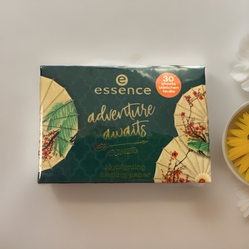 essence ADVENTURE AWAITS highlighting blotting paper 30 Stück Blättchen - Bild 2 von 3
