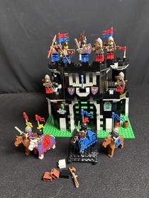 Lego 6085 Castle Black Knights Black Monarch's Castle Knights Knights Castle 1988 P2