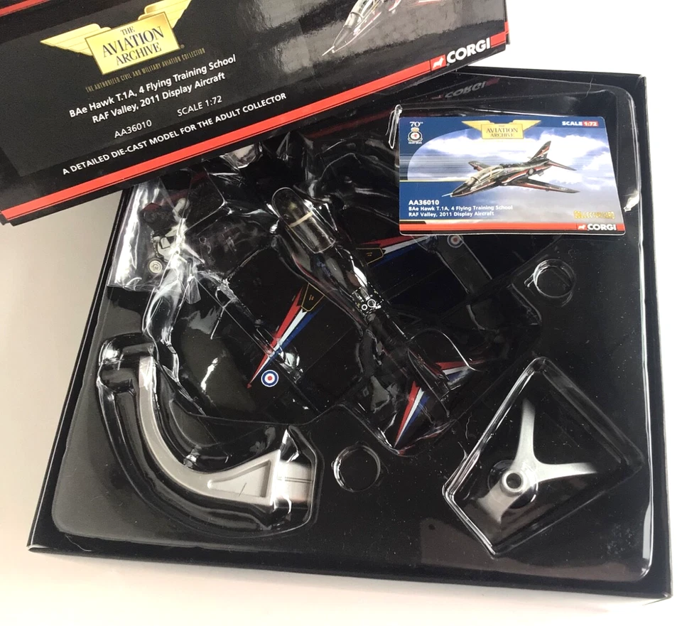 Escuela de entrenamiento de vuelo Corgi AA36010 1:72 BAe Hawk T.1A RAF Valley 2011 edición limitada Foto 2 de 4