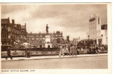 AYR - BRENNT STATUE QUADRATISCH S/W POSTKARTE 
