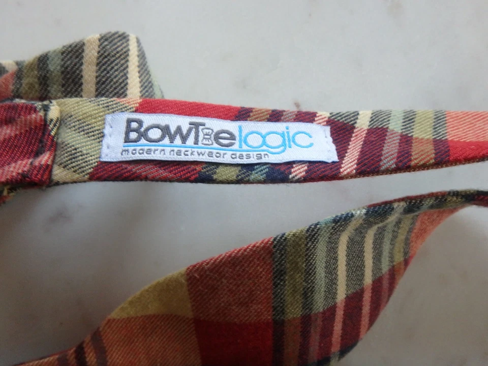 Pajarita de sarga a cuadros múltiples Foto 3 de 3