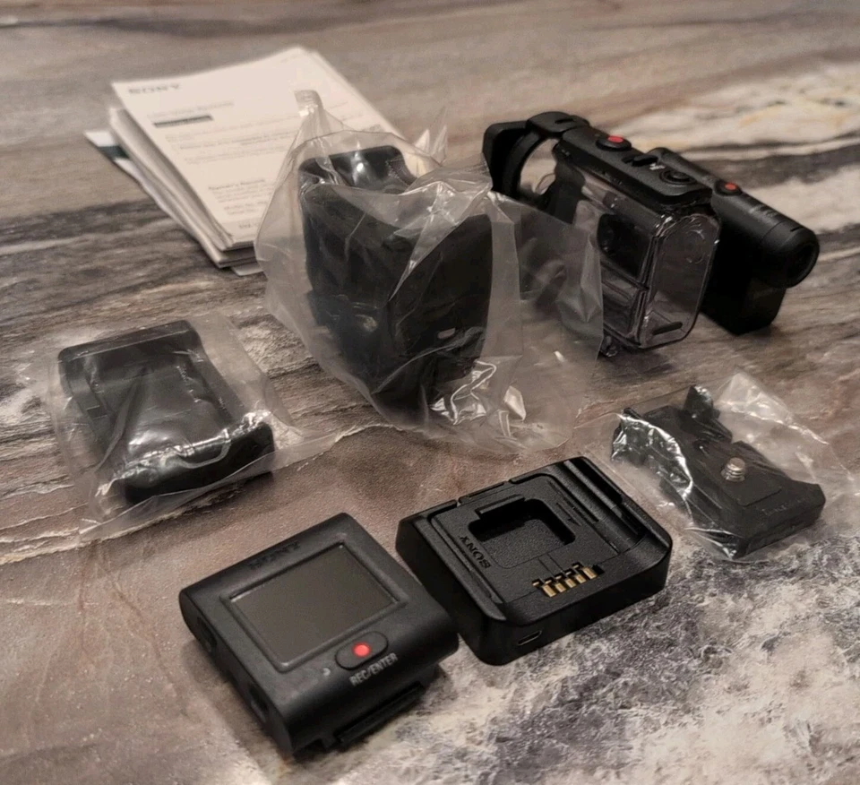 SONY HDR-AS50 HD Action Cam Waterproof Housing ZEISS RM-LVR3 Live Screen Watch - Image 2 of 4