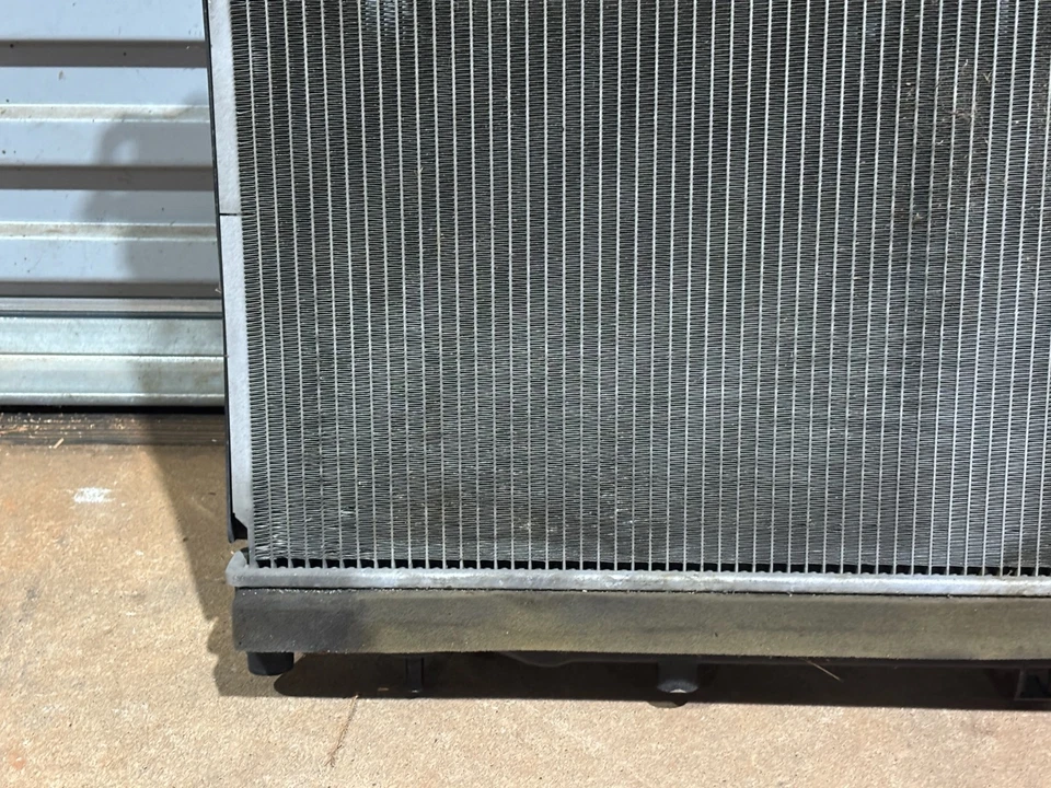 2015-2021 Subaru WRX Engine Cooling Radiator W/Cooling Fan Assembly PO35 OEM Foto 4 de 4