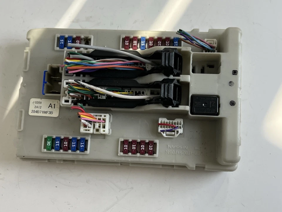 2012 INFINITI M37X ENGINE FUSE BOX RELAY JUNCTION BLOCK 284B71MF3B OEM - Image 4 of 4