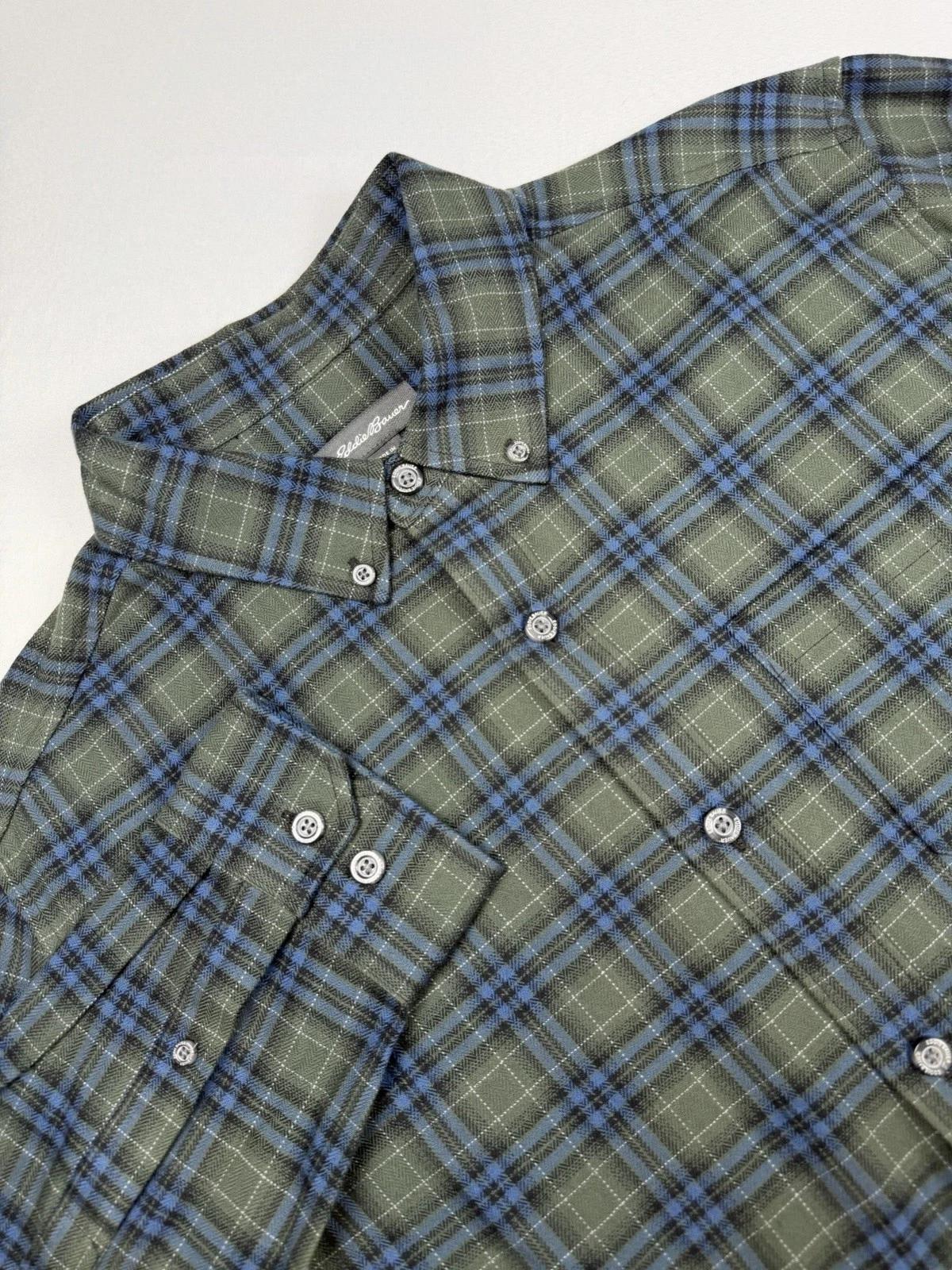 Eddie Bauer Mens Large Flannel Shirt Green Blue Plaid Button Down Long Sleeve