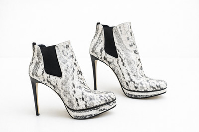 Michael Kors Platform Ankle Booties Size 9.5 Black White Snakeskin Print