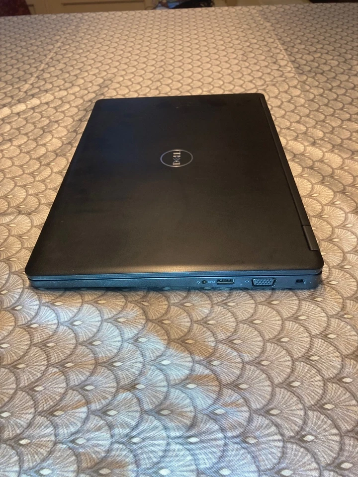 Dell Latitude 5490 · i5-7300U · 32GB · 256GB, photo 1 sur 4