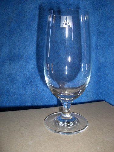 BOX OF 6 ANSETT AUSTRALIA GLASS CHAMPAGNE FLUTES - MINT IN BOX.