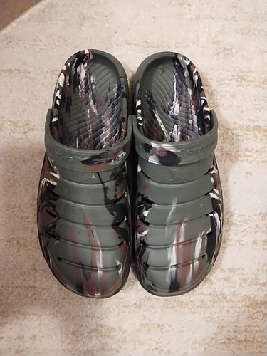 Robuste scharfe Camouflage Clogs Größe 11 gebraucht einmal getragen