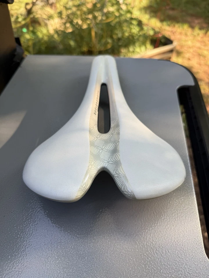 Sillín Specialized Ruby Pro para mujer rieles de fibra de carbono 168 mm blanco Foto 3 de 4