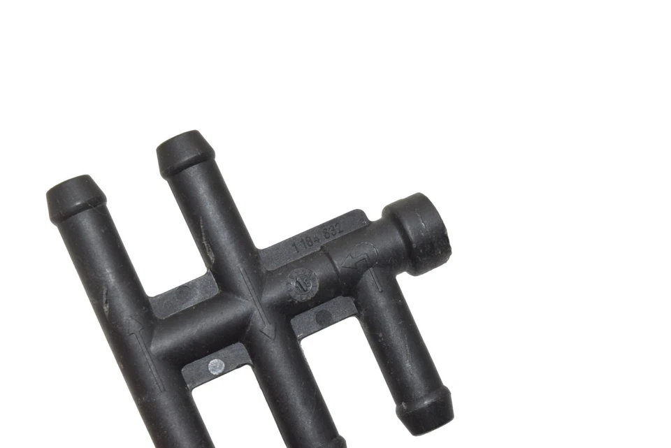 Used BMW E39 E38 730d M57 X5 E53 M57N Distribution Piece, Fuel Line 16121184632 - Image 3 of 4