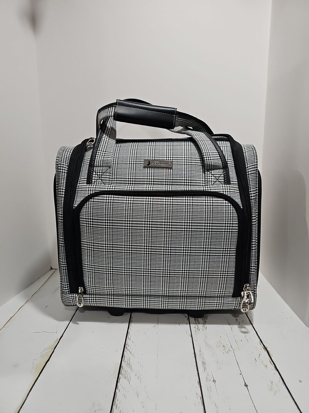 15&rdquo; Sheffield Black Plaid