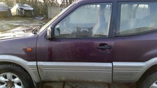 Porte avant et accessoires Nissan TERRANO