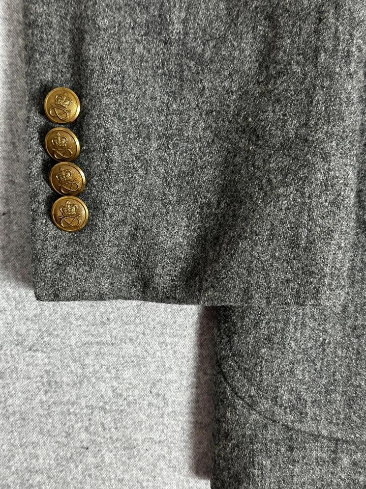 Cricketeer Sport Coat Mens 40R Gray Herringbone Tweed Unstructured Crest Buttons - Image 2 of 4