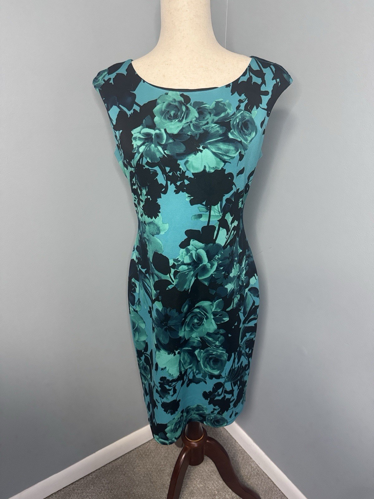 Connected Apparel Women’s Blue Floral Midi Dress Sz 6