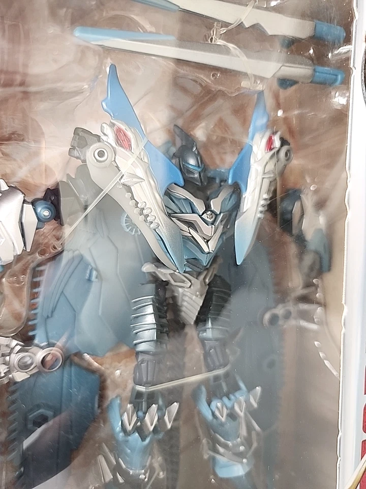 Strafe The Last Knight Transformers Premier Edition Hasbro Deluxe Class 2016 - Image 3 of 4