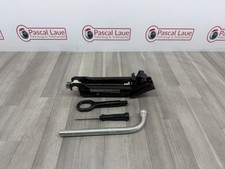 VW Touran 1T GP2 Wagenheber Wagen Heber Jack Lift Bordwerkzeug Öse 1T0011031D