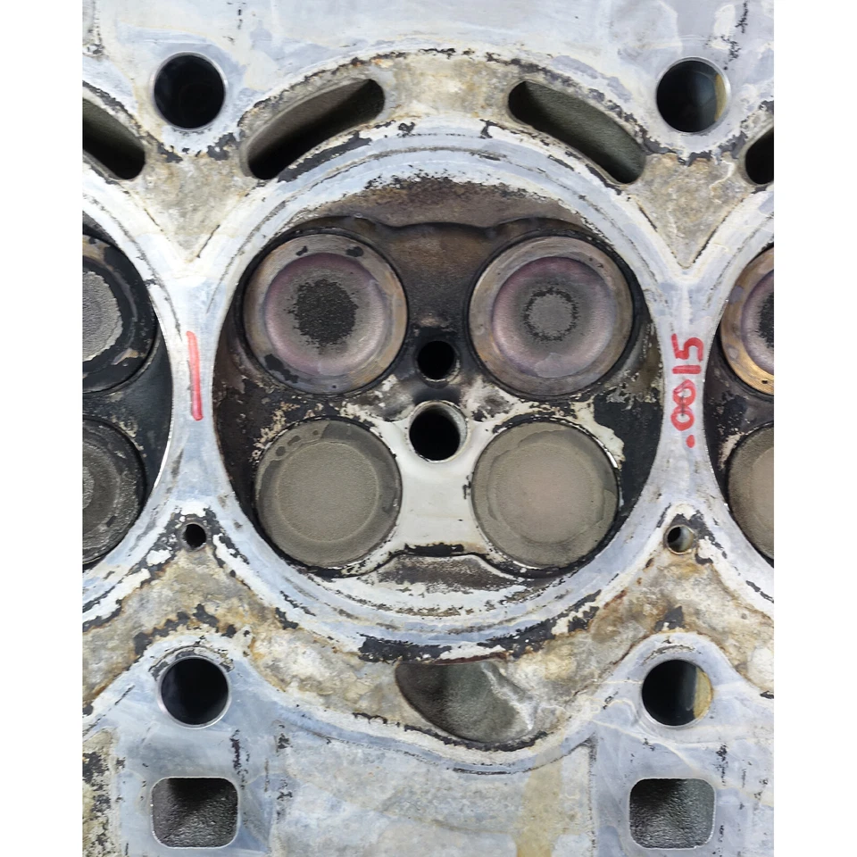 Válvulas de culata de motor biturbo de 6 cilindros BMW N54 3.0 08-13 dañadas OEM Foto 4 de 4