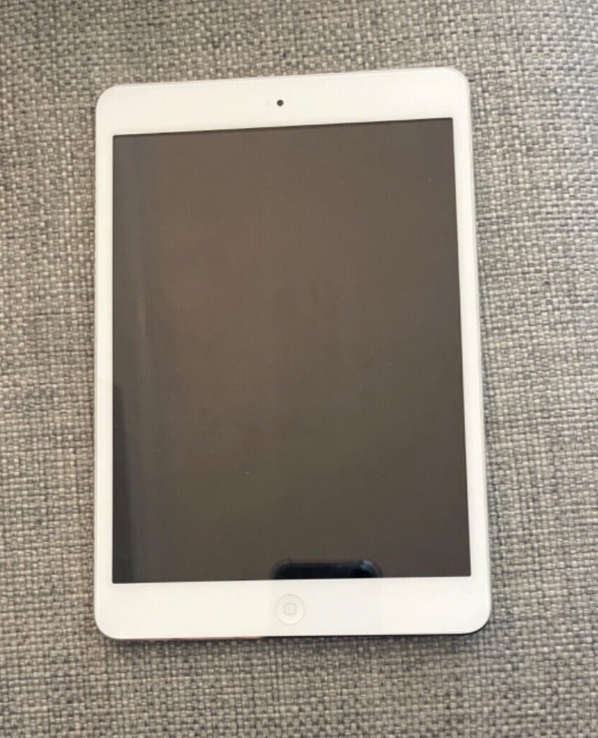 Apple iPad mini A1432, 12.6 GB, Wi-Fi only, 7.9 inches, White