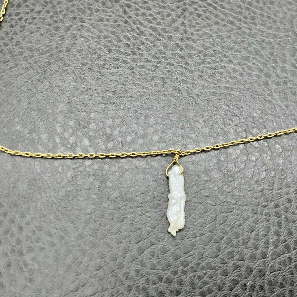 Madewell Baroque Freshwater Pearl Pendant Necklace Gold Tone Chain Minimalist - Image 3 of 4