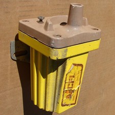 Vintage Yellow Accel 140001 High Perf 12v Ignition Super Coil Hot Rat Rod
