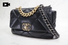 [Very Good] CHANEL 19 Quilted Flap Shoulder Bag Black Leather Gold Hardware Auth