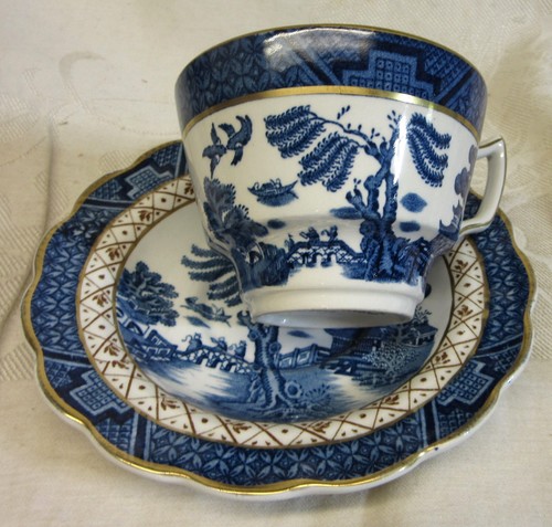 2 Vintage Booth's REAL OLD WILLOW FLAT CUPS & SAUCERS VGC 2 3/4" tall - Picture 3 of 4