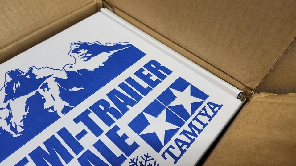 TAMIYA 1/14 Electric RC Big Truck No.19 3-Axis Reefer / Semi-Trailer 56319 - Image 3 of 4