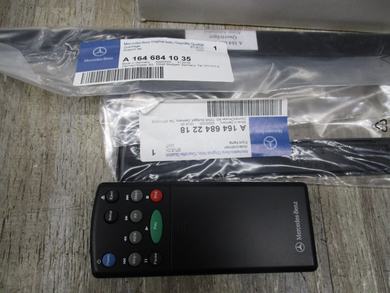 mercedesbenz Rear Entertainment DVD Player B67826625 B67826626 SCREEN