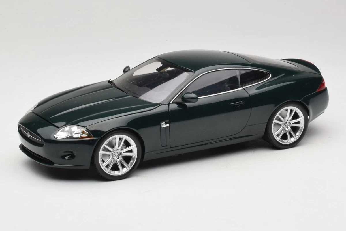 MINICHAMPS /F1 - Jaguar Racing R4 - A. Pizzonia - 1/43 Scale Model - 400 030015 £29.99 - UK