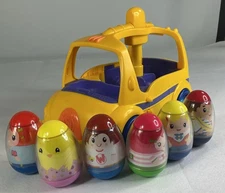 Playskool Weebles On The Bus Wobble & Spin School Bus & 6 Weebles - Very Clean