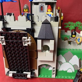 Vintage LEGO Castle Crusaders 6081 King's Mountain Fortress Complete - Pre-Owned