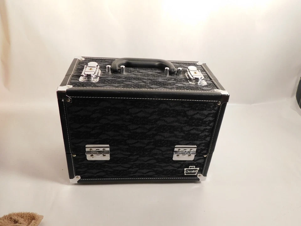 Cabodles con Llaves Cuero Negro y Encaje Maquillaje Tren Estuche Rígido Foto 3 de 4