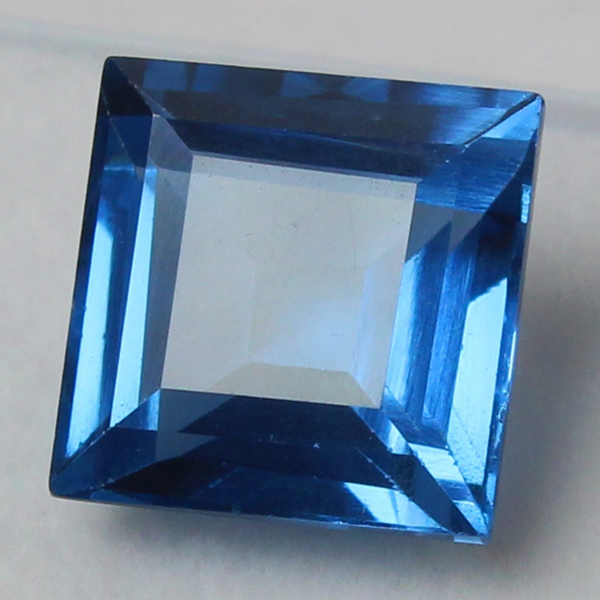 RARE !! AIGUE MARINE DU BRESIL : 8,60 CARATS ★★ p130.157