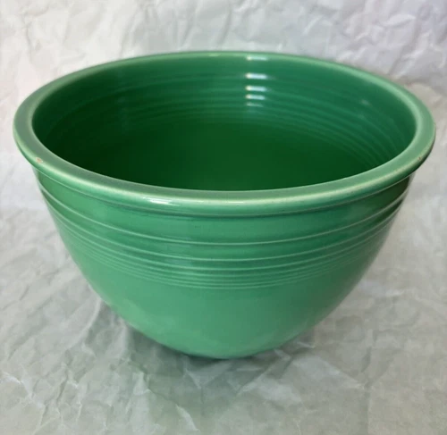 Vintage Fiesta #5 Mixing Bowl in Light Green *Nice*