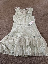 B. Darlin Size 7/8 Green Floral Lace Fit & Flare V-Neck Dress Ruffle
