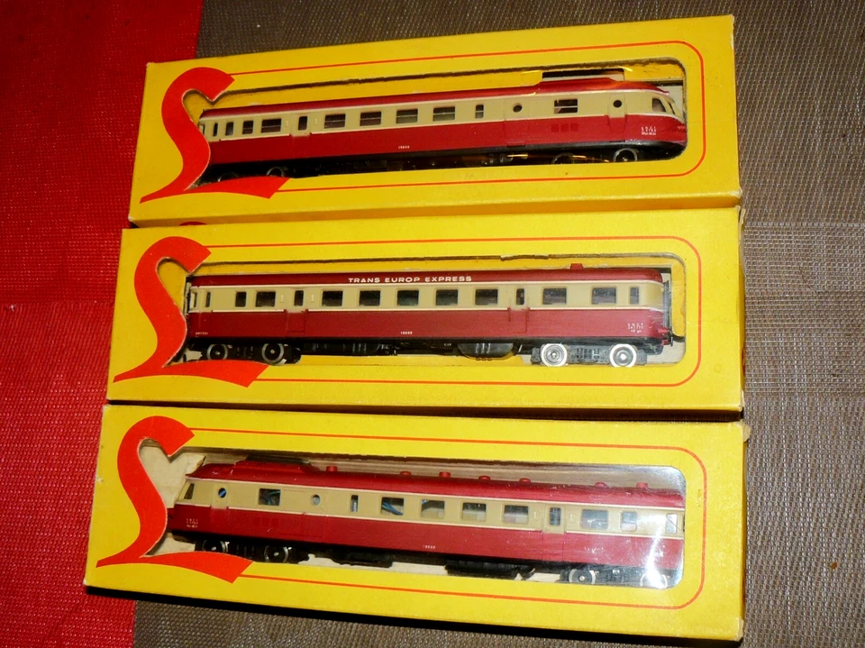 LIMA HO - Rame RGP de la S.N.C.F. - en B.O. - alim. 12v - loco équipée 3 rails - Photo 4/4