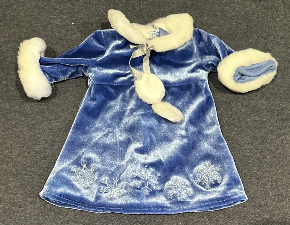Vestido de terciopelo azul con copos de nieve y sombrero American Girl Bitty Baby Foto 2 de 4