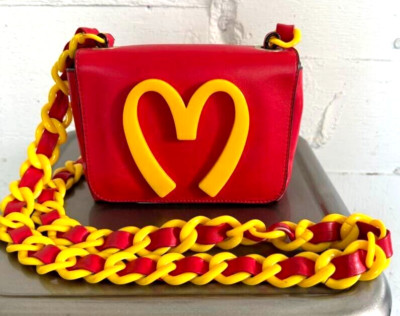 MOSCHINO ハートミニバッグ レア Moschino McDonalds Runway Fast Food Mini Crossbody Bag Red Leather
