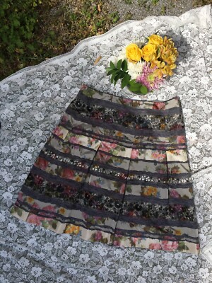Vtg Harolds Multicolor Floral Print velvet Flared pleat A line Skirt
