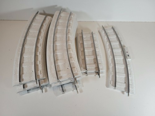 LIONEL G Scale Holiday Tradition 