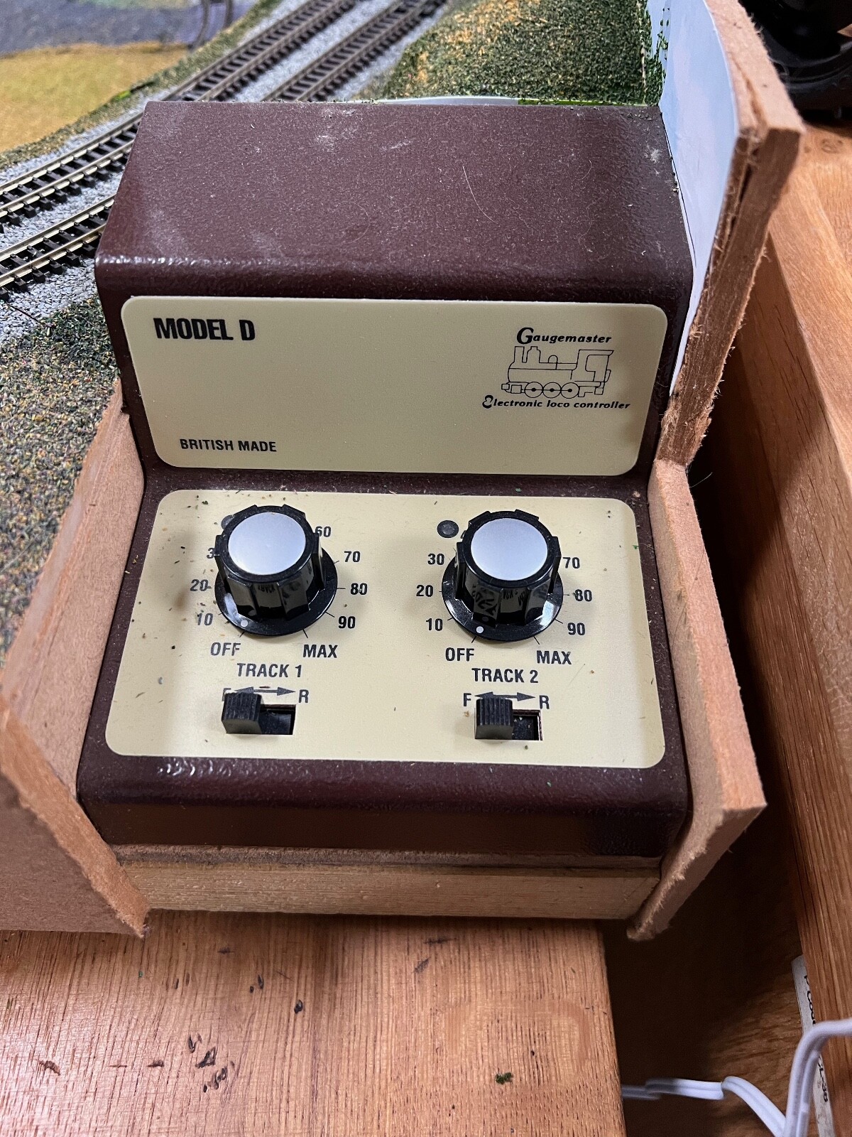 N Gauge Model Railway Layout For Sale 78cm(2.6ft)x185cm(6ft) Buildings