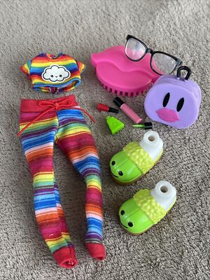 Bratz Puppenkleidung Sleepover Party Jade Outfit & Zubehör usw.