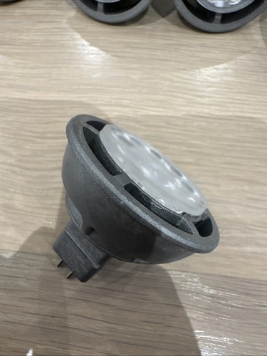9 x Philips Dimmable LED 8W (equiv to 50W) MR16 2700K Warm White Light Bulbs.. - Picture 4 of 7
