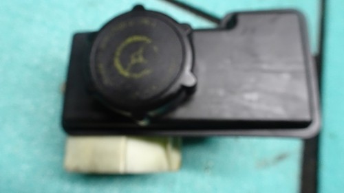 Ford Mondeo III Turnier 1.8 Servopumpenbehälter 1S7C-3R700-AC