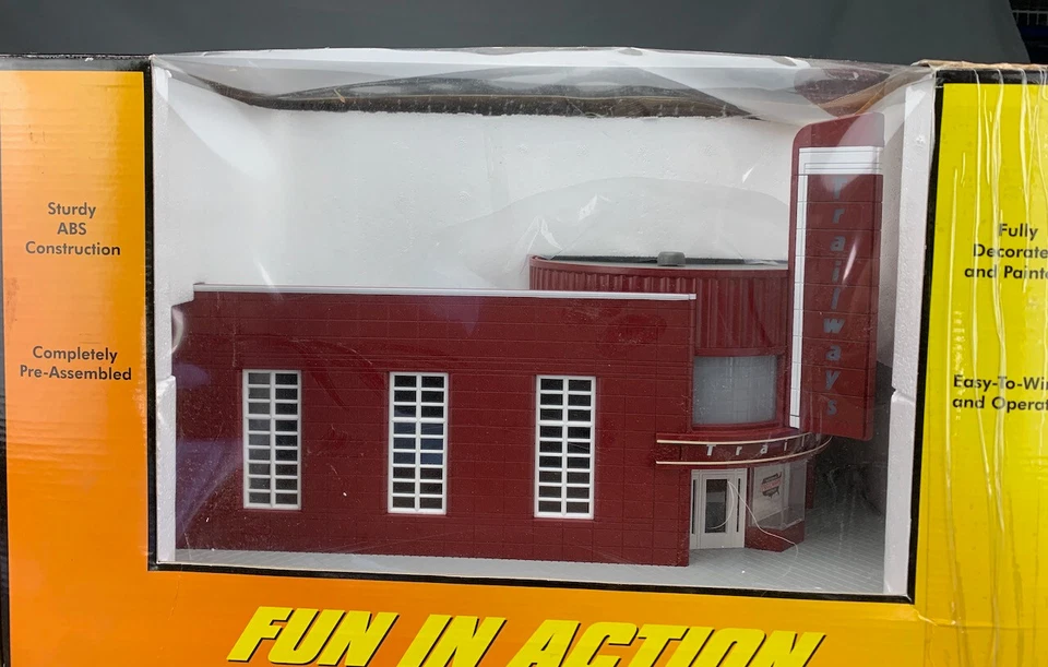 O Scale MTH Railking 30-9070 Trailways Bus Station NIB! O2786 - Image 2 of 4